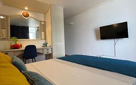 Appartement Vue Mer A 2 Minutes A Pied Des Plages Tartane