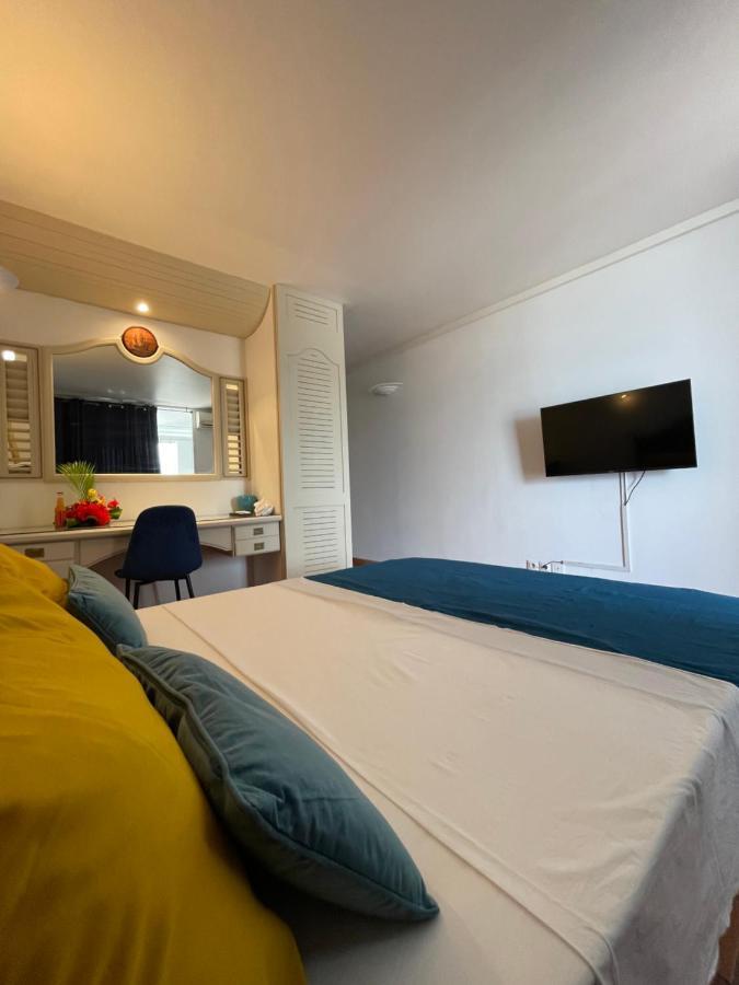 Appartement Vue Mer A 2 Minutes A Pied Des Plages Tartane Trinité  Extérieur photo