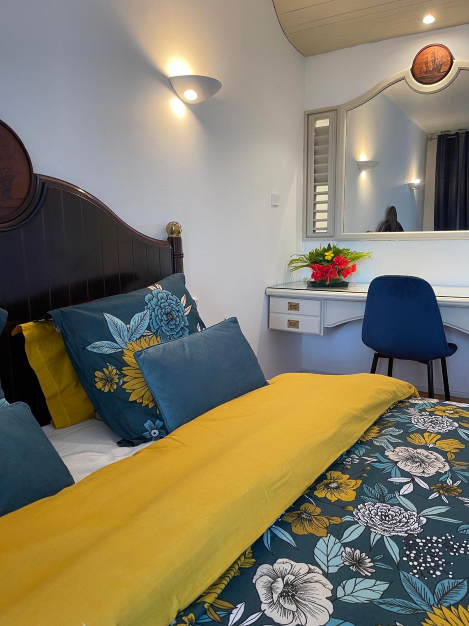 Appartement Vue Mer A 2 Minutes A Pied Des Plages Tartane Trinité  Extérieur photo